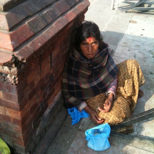 nepal-arme-alte-frau-1